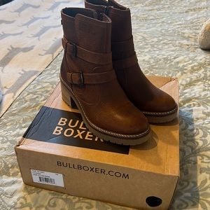 Bull Boxer Jade ankle boots. Size 7 in Cognac
